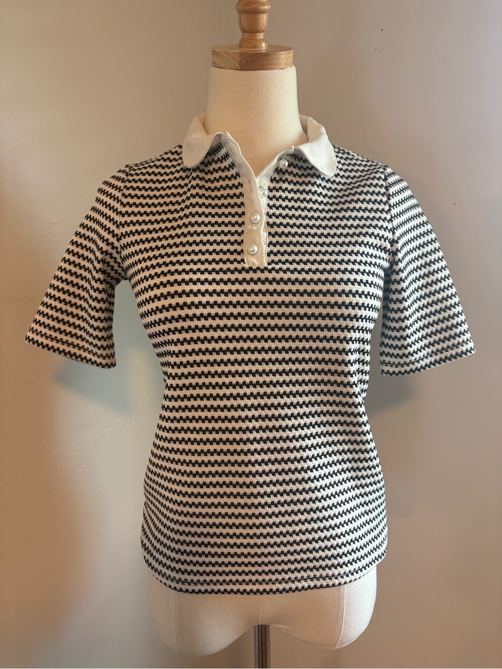Morgan de Toi Womeb’s Black & White Chevron Polo Top